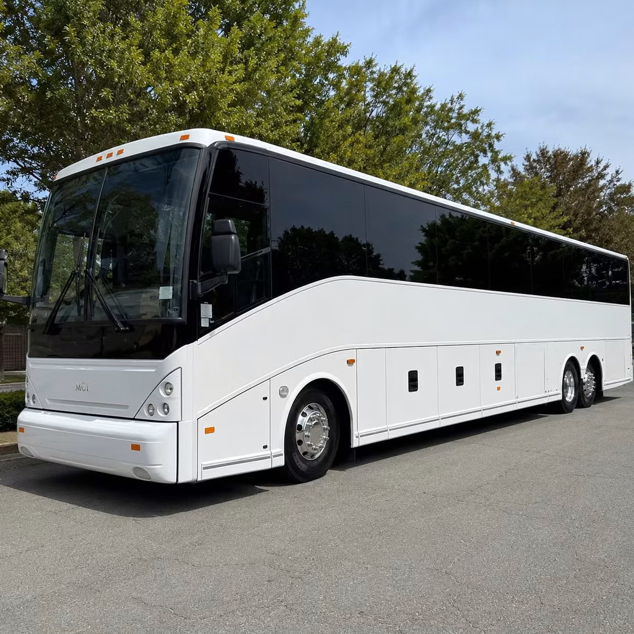 sports team fan charter bus rentals in visalia